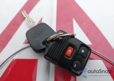 2000 Ford Expedition Xlt from USA, damaged, VIN 1FMRU1564YLB32554